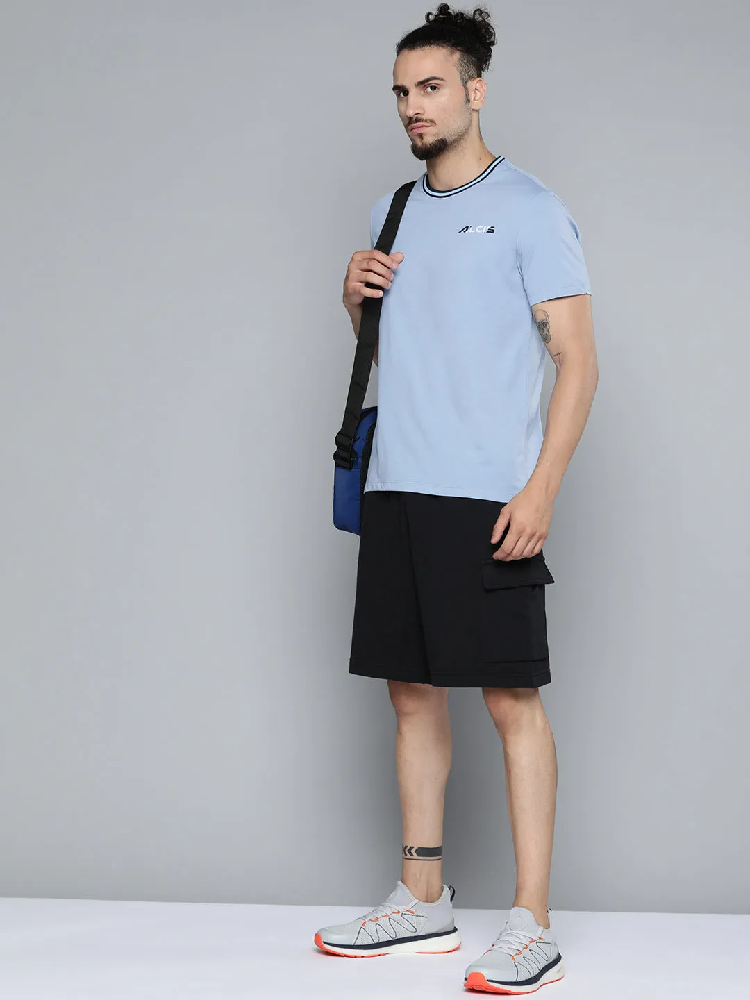 Alcis Men Blue Solid Slim Fit Gym T-shirt