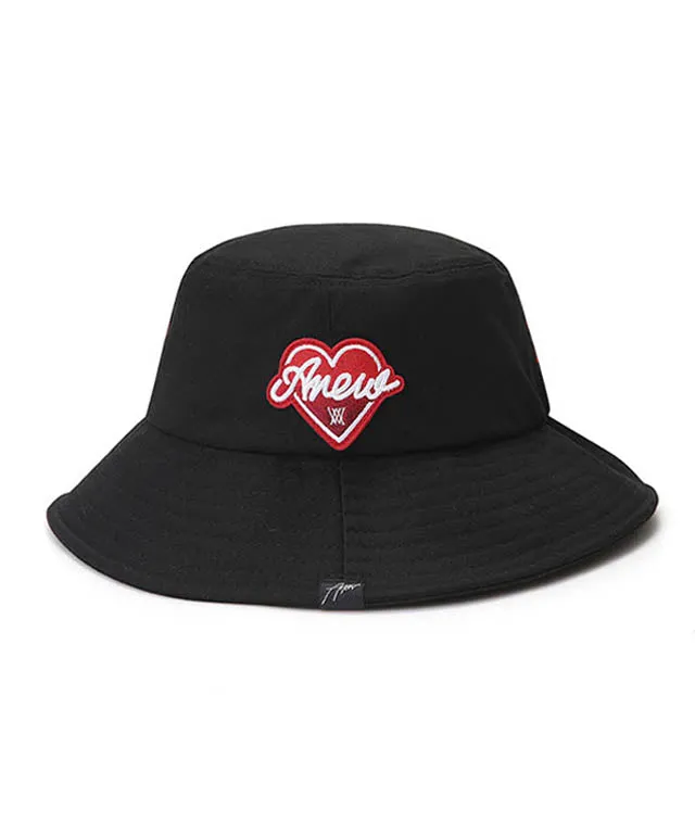 ANEW Golf: Heart Embroidered Wappen Bucket Hat