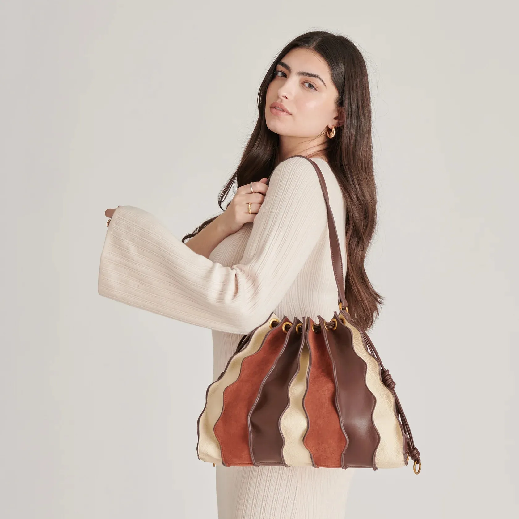 Antoniaa Handbag