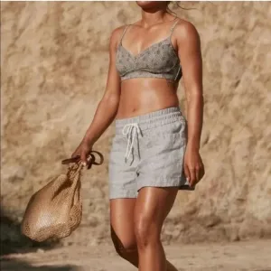 Athleta Cabo Linen 4” Short in Osprey Grey Drawstring Waist Casual Sporty Travel