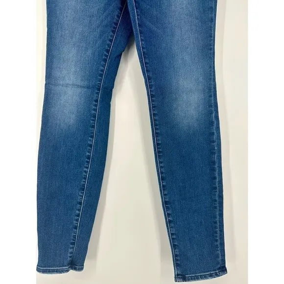 Athleta Sculptek Ultra Skinny Jean size 4 med wash