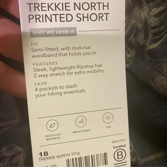 Athleta Trekkie North Printed Short Terra Firma Olive Green 18 NEW NWT
