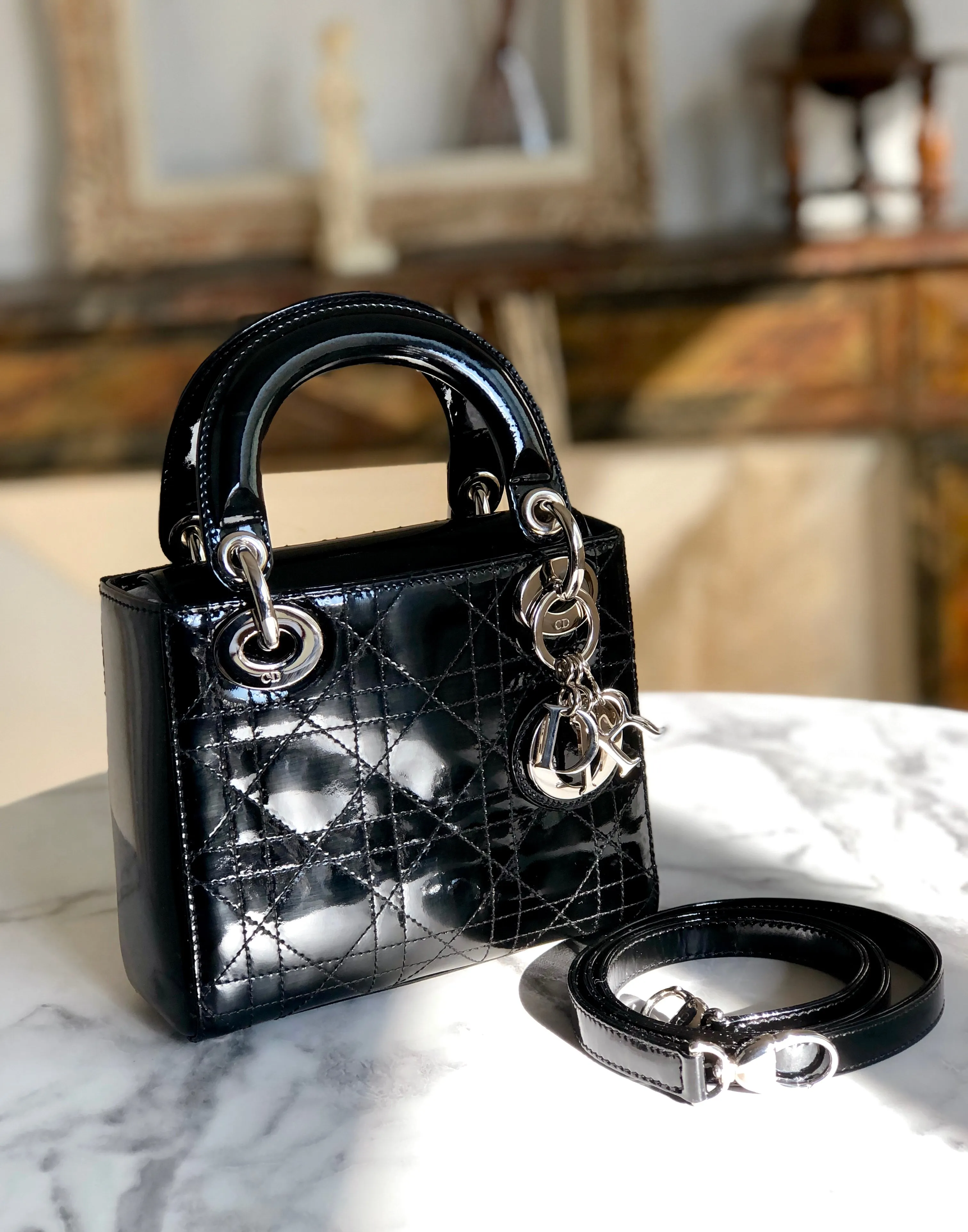 Christian Dior Cannage Lady dior Patent leather Handbag Shoulder bag Black e3i7xj