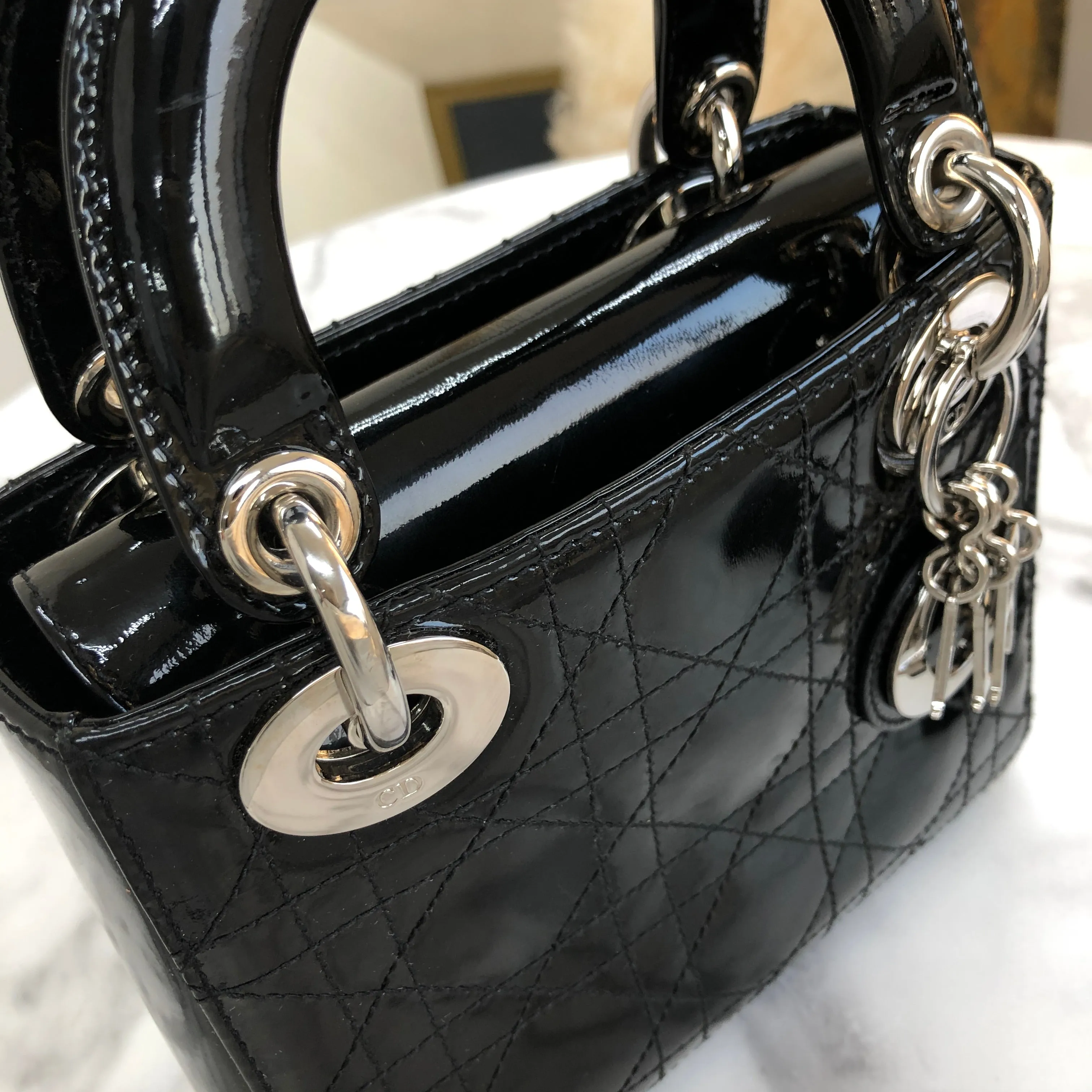 Christian Dior Cannage Lady dior Patent leather Handbag Shoulder bag Black e3i7xj