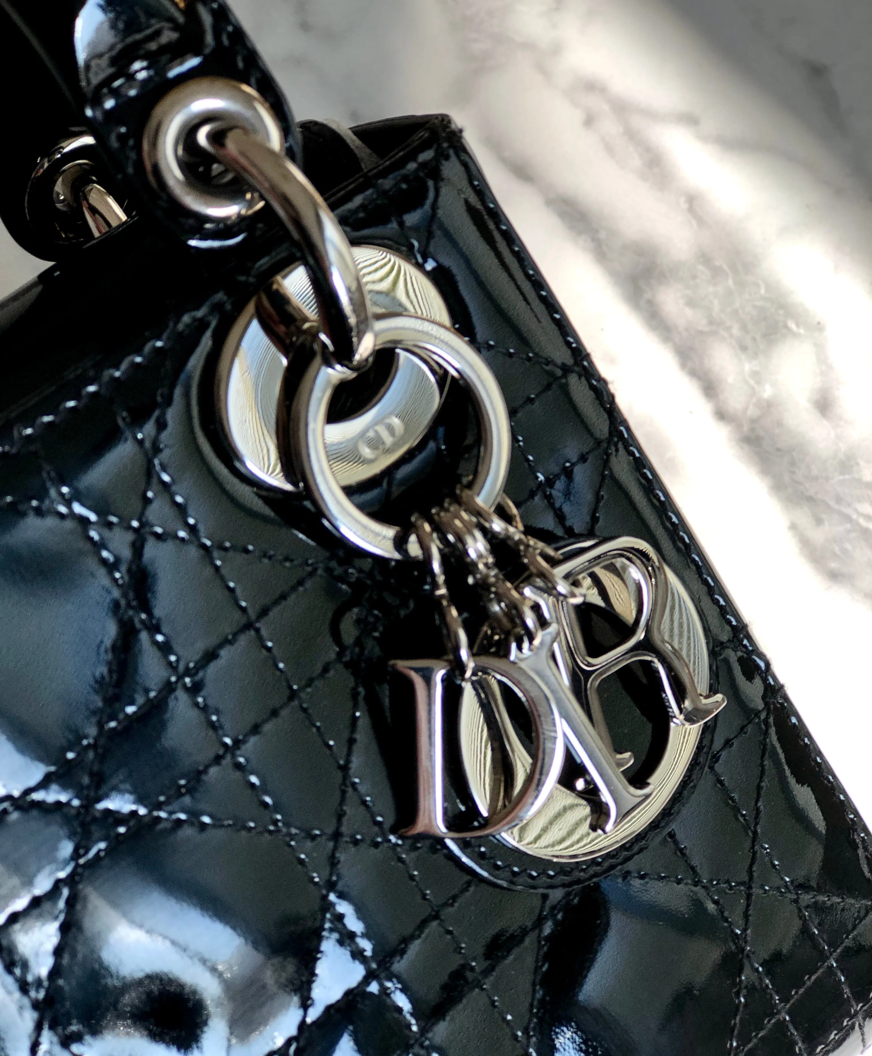 Christian Dior Cannage Lady dior Patent leather Handbag Shoulder bag Black e3i7xj