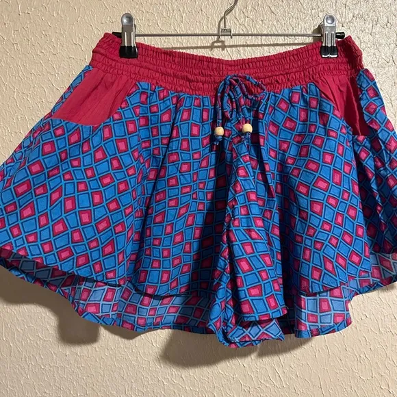 Cosmosyr Top and Short Set Size Medium‎