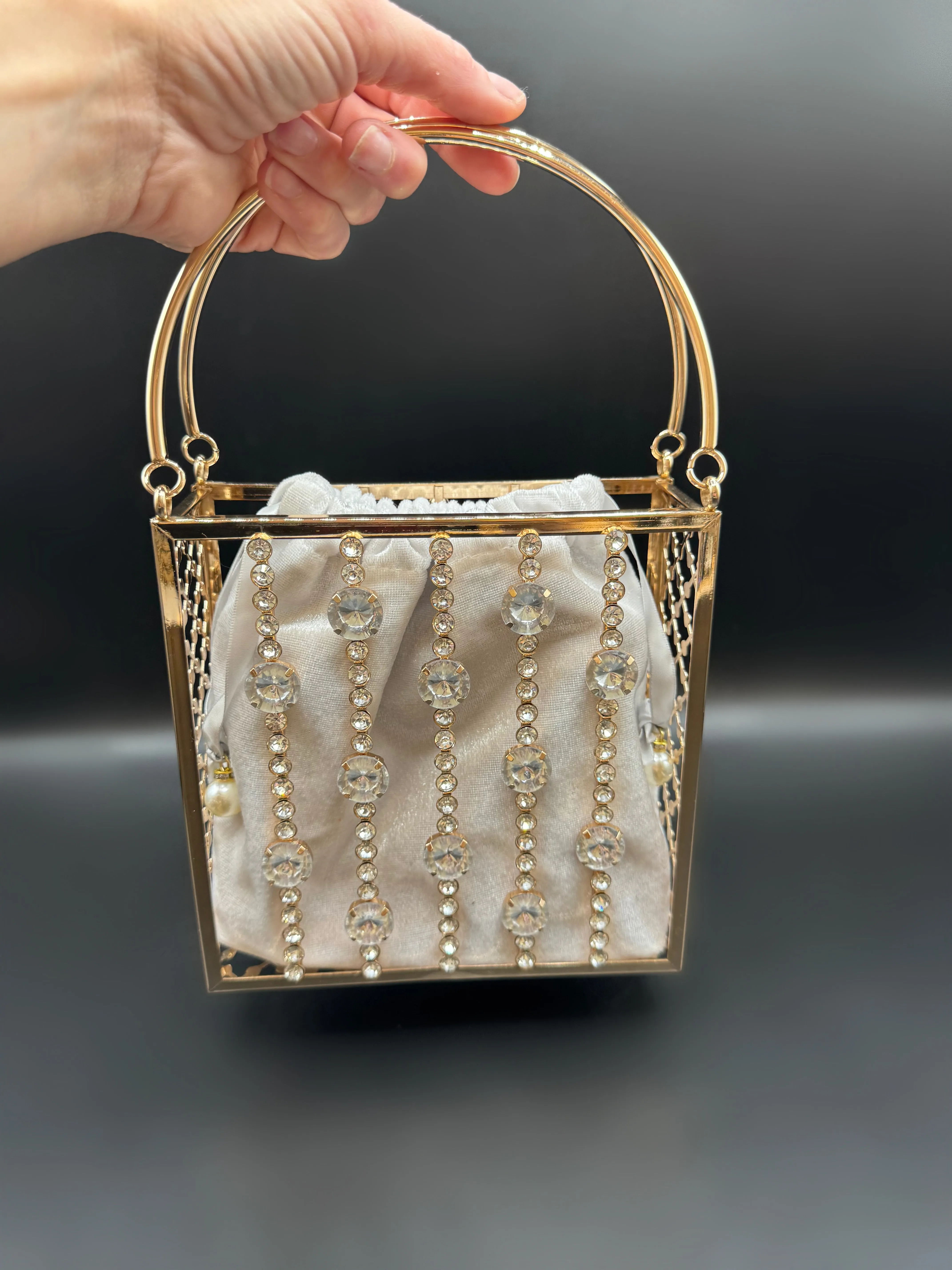 Diamond Bucket Bag Ivory