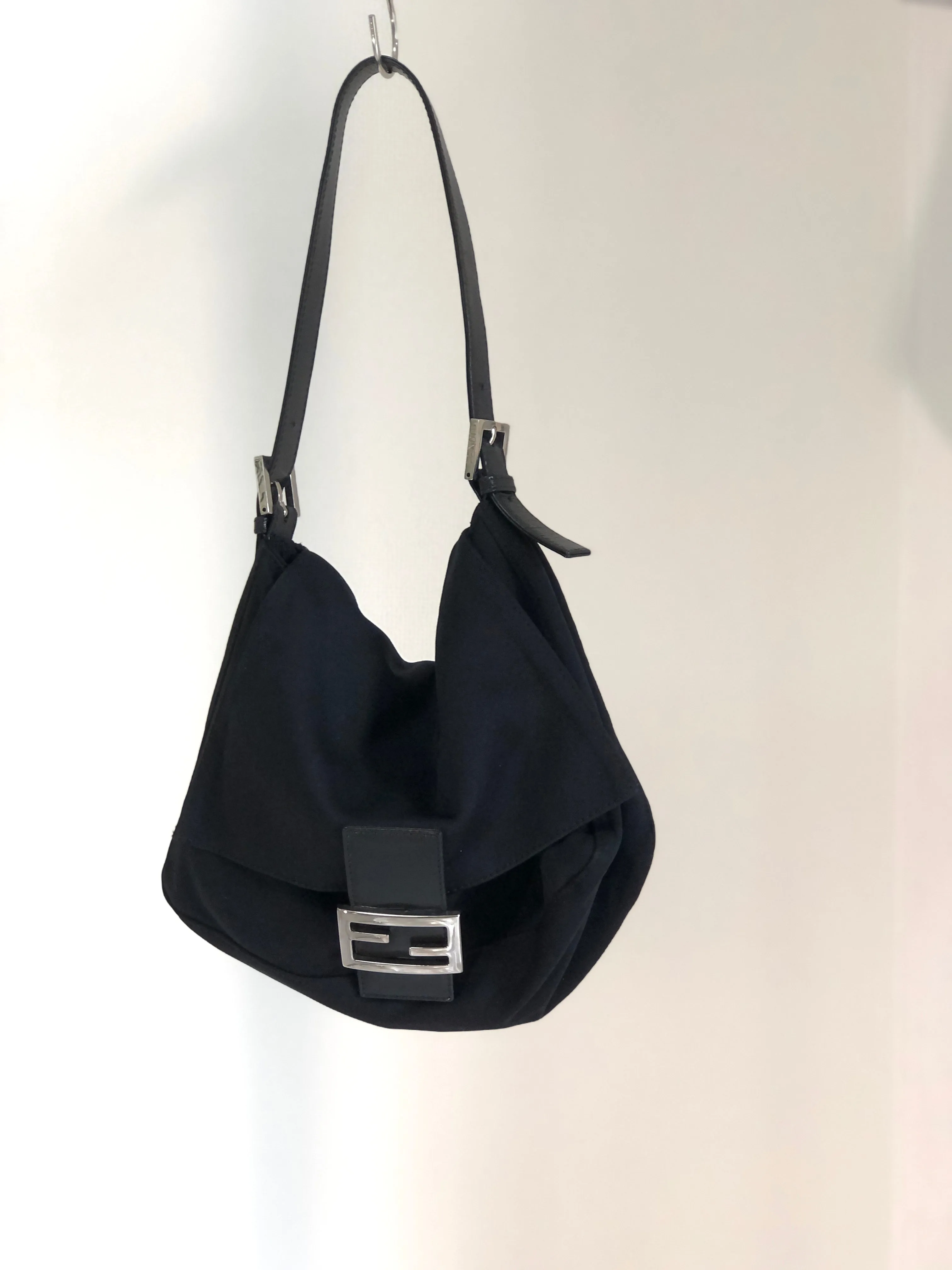 FENDI Mamma Baguette Nylon Handbag Shoulder bag Black Vintage 22vw8e