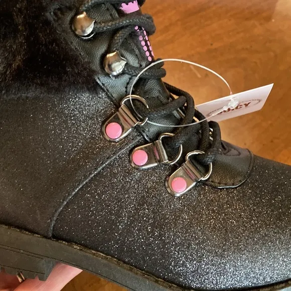 🎉HP🎉 🌸NIB JUICY COUTURE Girls Castro Valley Hiking Boot - size 12