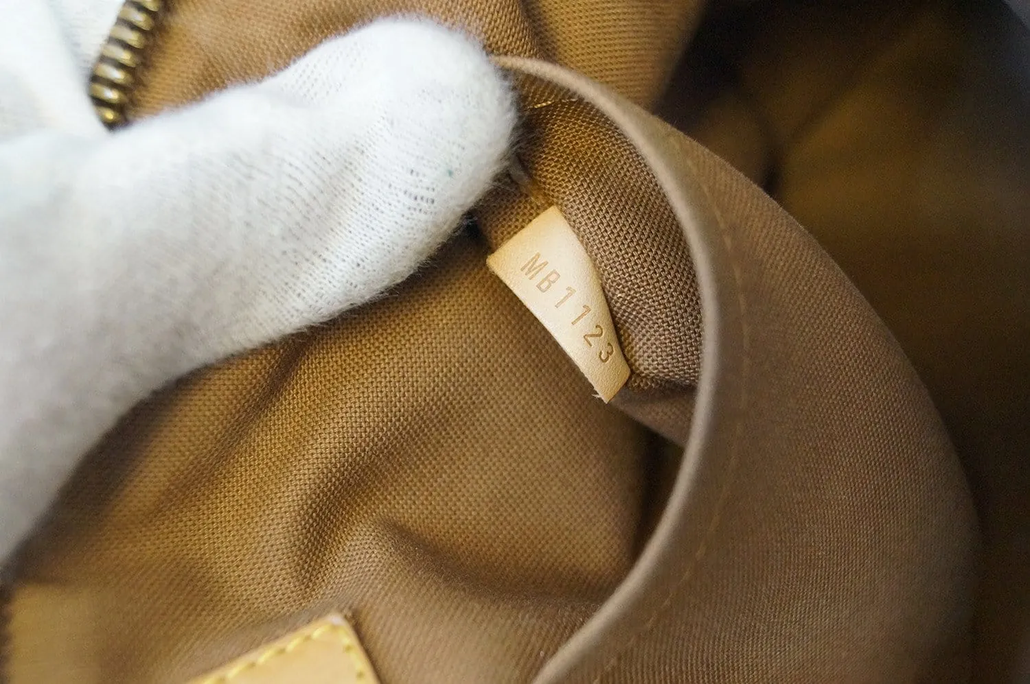 LOUIS VUITTON Monogram Tivoli PM Shoulder Handbag