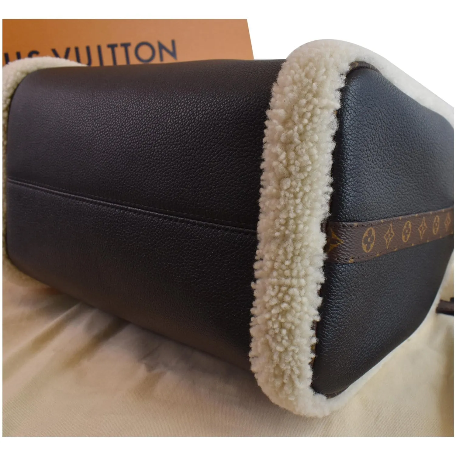 LOUIS VUITTON Speedy 30 Bandouliere Monogram Canvas Shoulder Bag Black