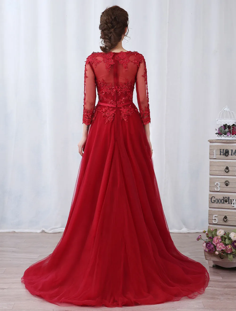 Modern Burgundy Evening Dresses Long Sleeve Lace Applique Beaded Formal Gown With Train