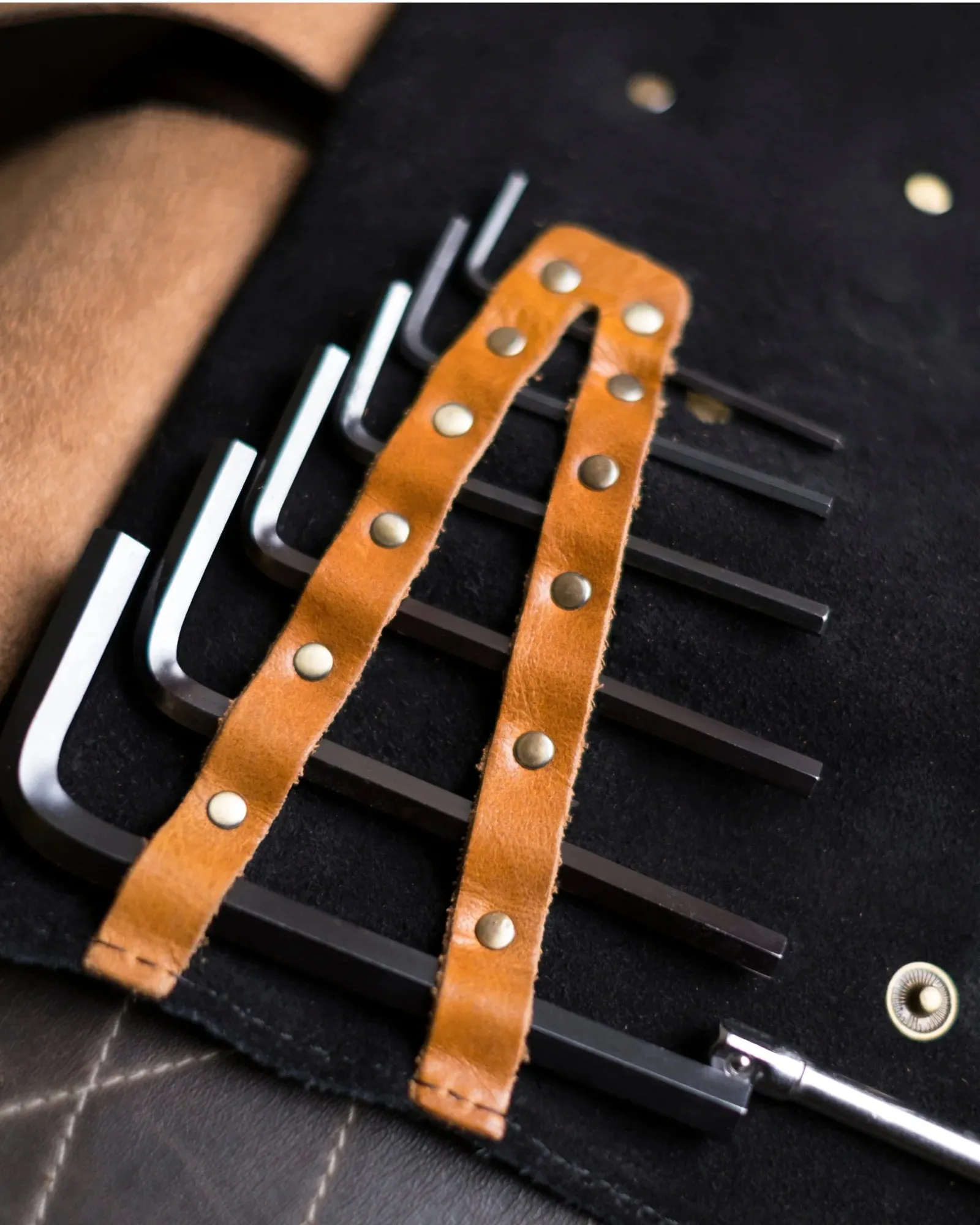 TRIP MACHINE TOOL ROLL