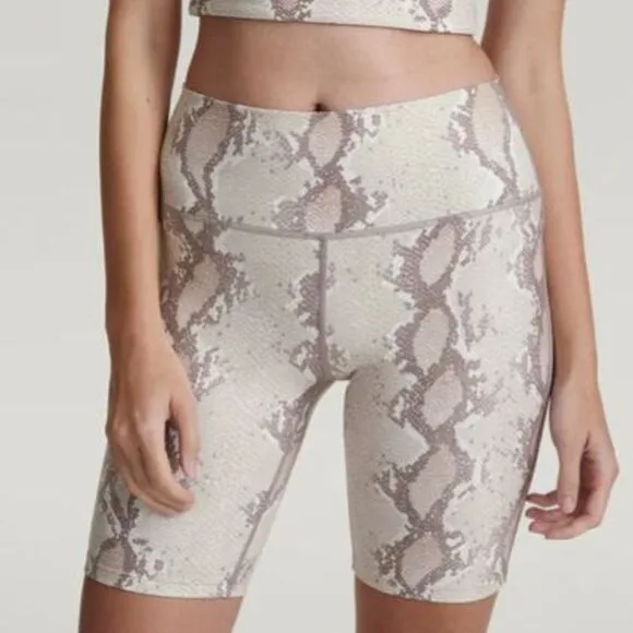 VARLEY Albury Champagne Snake Bike Shorts Women's size Medium NWT