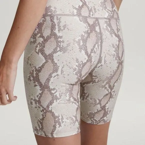 VARLEY Albury Champagne Snake Bike Shorts Women's size Medium NWT